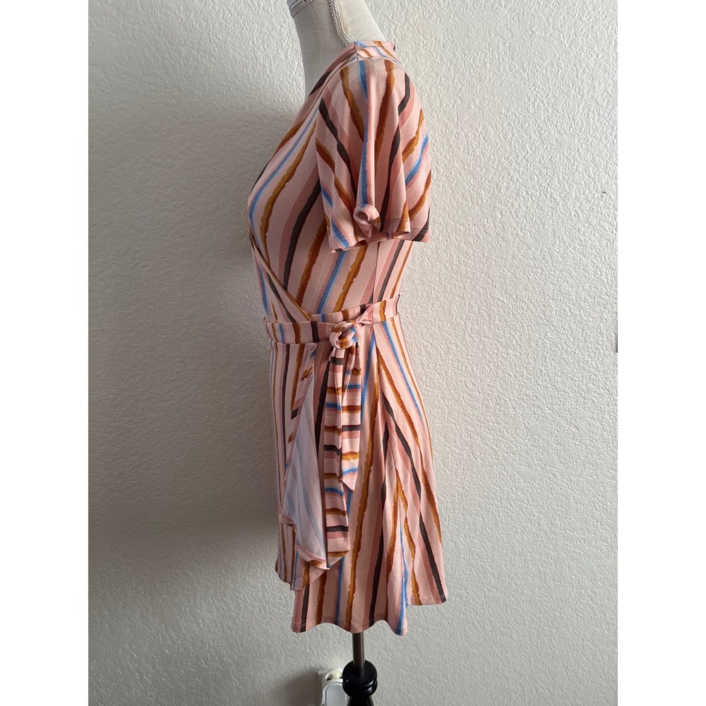 BCBGeneration Wrap Dress Size S Pink Striped Short Sleeve V-Neck Mini - Picture 4 of 7